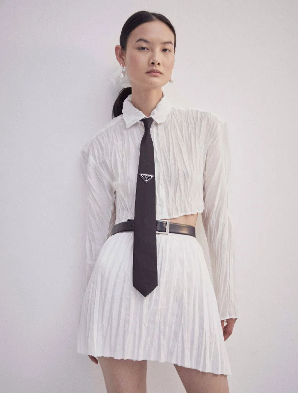 Qui Shirt in White-- Welt Pockets Slit Pockets Flap Pockets