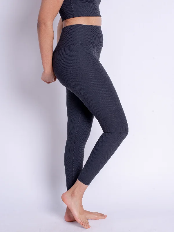 Girlfriend Collective Compressive Rib High-Rise 7/8 Leggings - Black Fashionable Smooth Fit Leggings Girlfriend Collective Compressive Rib High-Rise 7/8 Leggings - Black Fashionable Smooth Fit Leggings